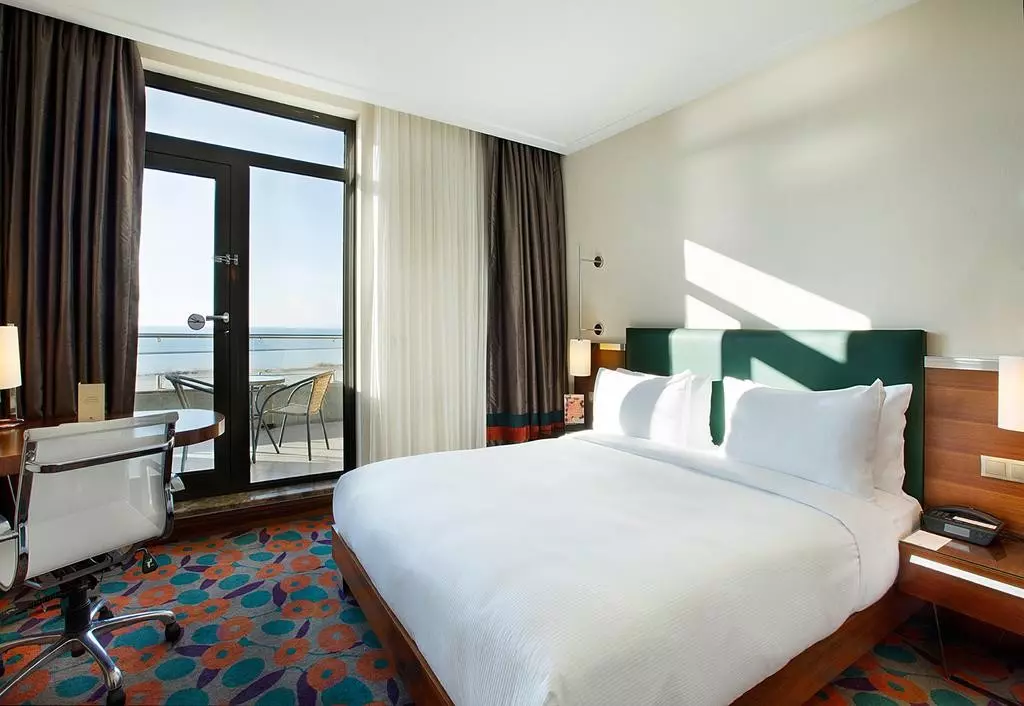 هتل دابل تری بای هیلتون وان